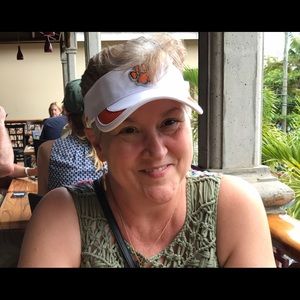 Meet your Posher, Sharon